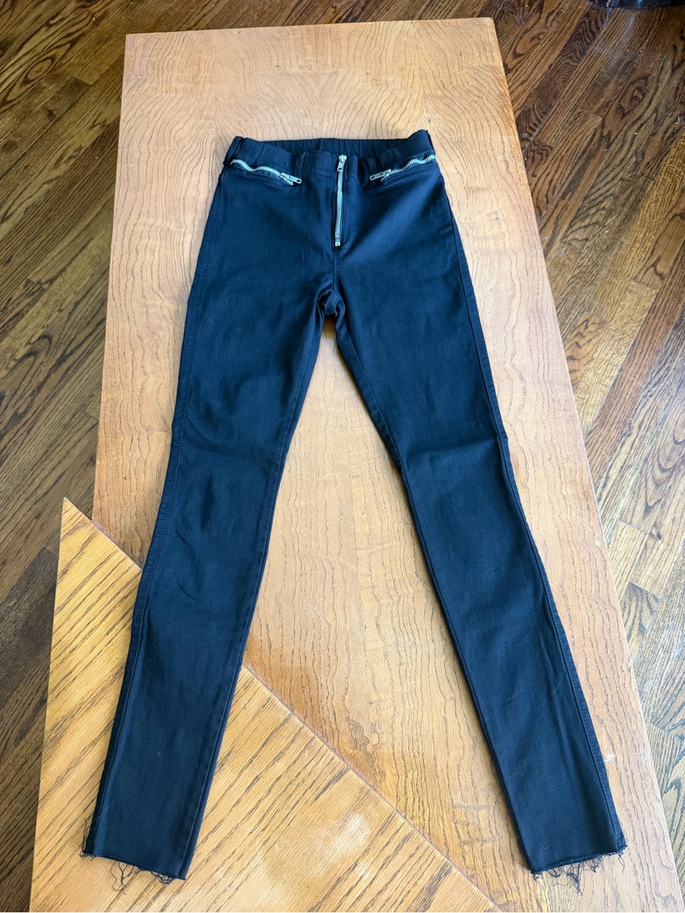 Black Skinny Zip-Front Ponte jeggings